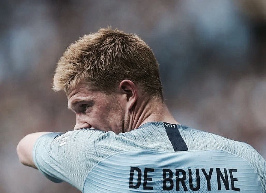 韦世豪：比赛尾声的点球太牵强，染红发为了在假期换个心情