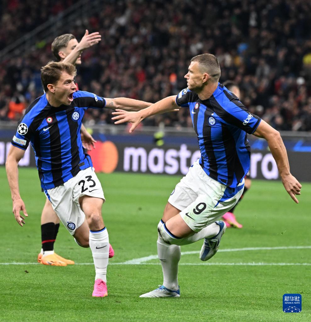 立竿见影，凯恩替补出场30分钟个人戴帽拜仁打进4球