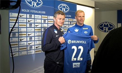 墨尔本城官方：莱基接受右髋关节手术，预计缺席三个月