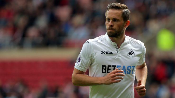 莲湖区机场小学：飞翔少年勇拼搏 绿茵场上展风采