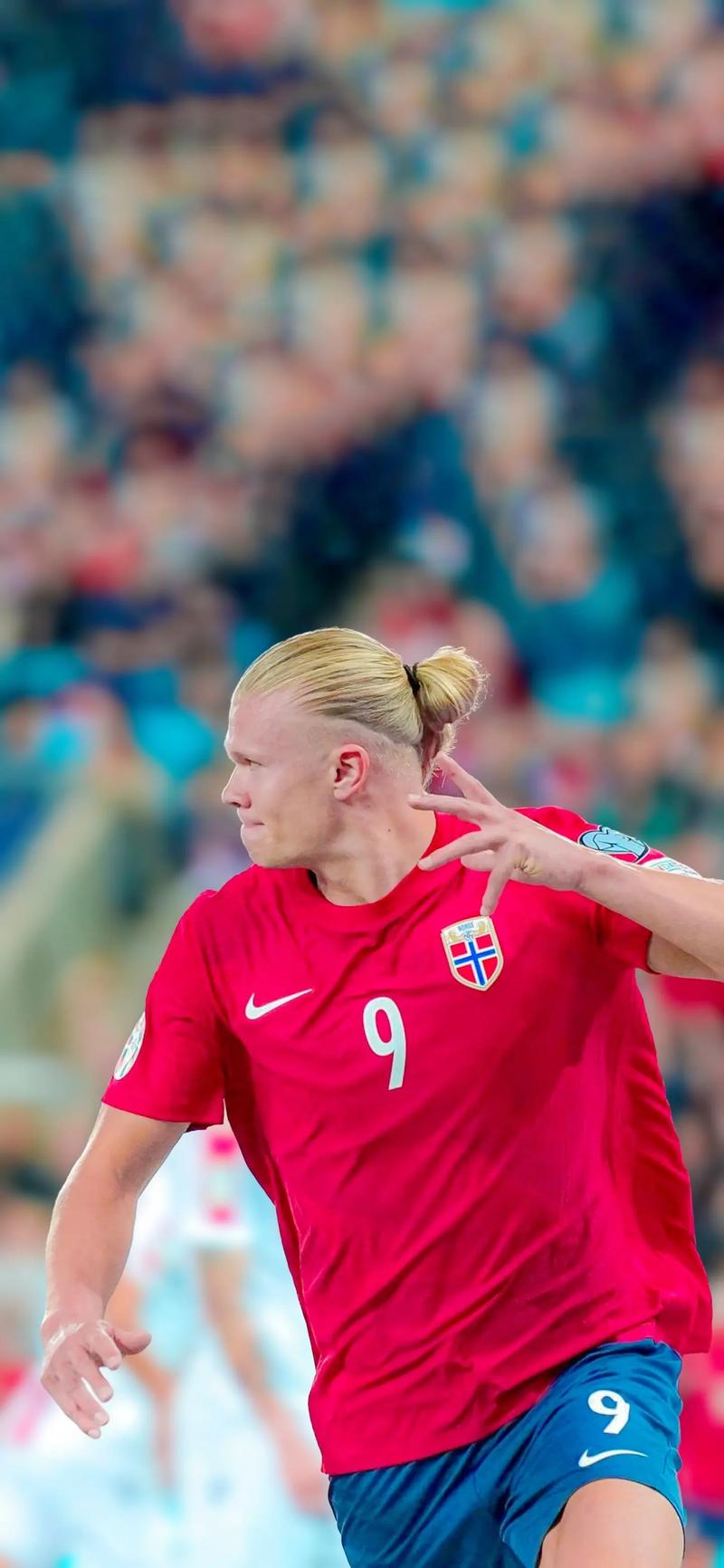 克尼佩尔单臂劈扣，活塞队遭遇挑战（克尼佩尔单手暴扣，活塞队面临考验）