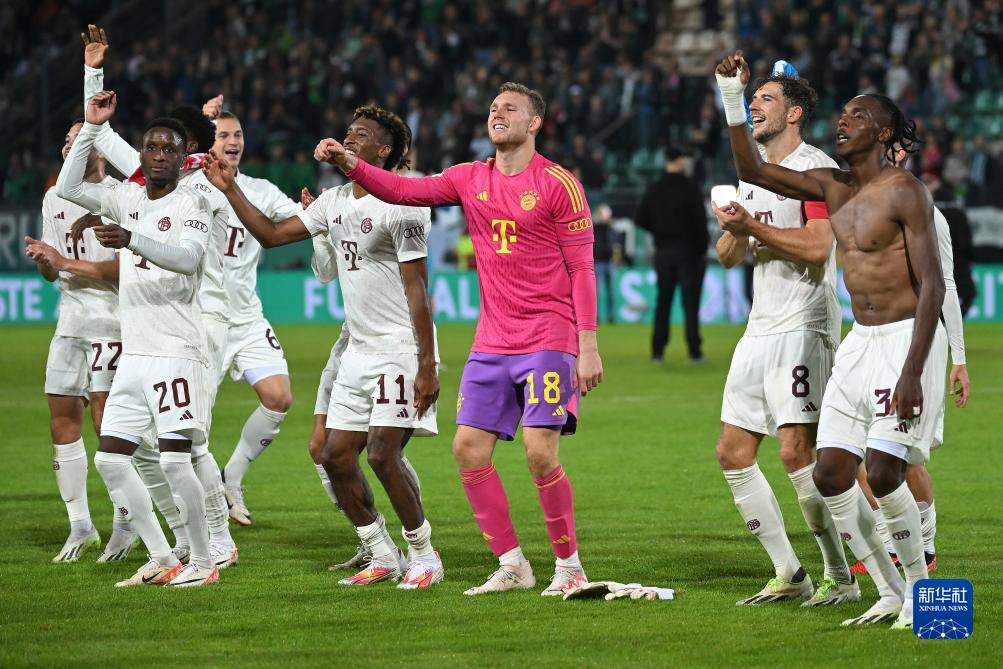 记者：蒋圣龙带330毫升肾脏积液征战半年多，刚完成手术（记者：蒋圣龙带330毫升肾积液征战半年多，手术刚刚完成）