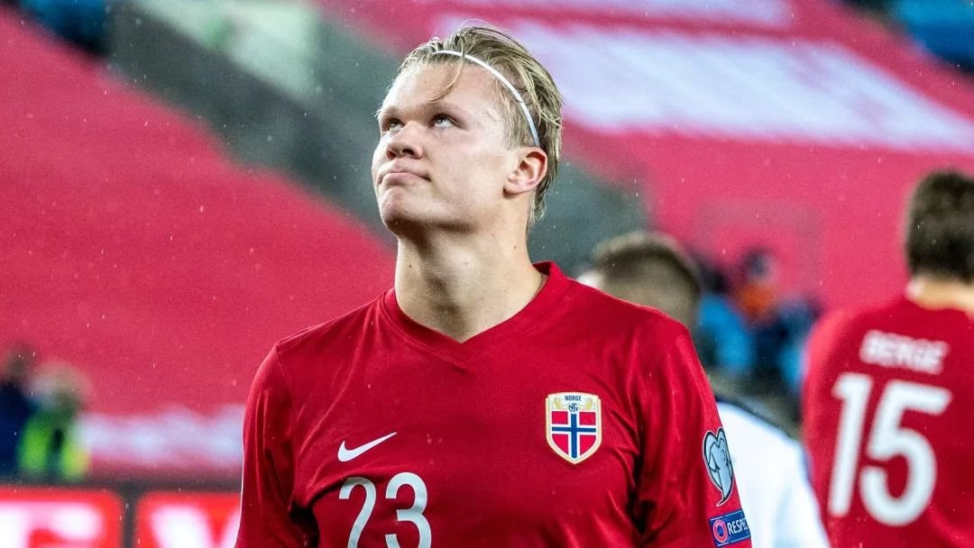 利物浦1-1无奈丢分，切尔西1-3爆冷翻车，阿森纳稳坐英超榜首（利物浦1-1憾平丢两分，切尔西1-3冷门失利，阿森纳继续领跑英超）