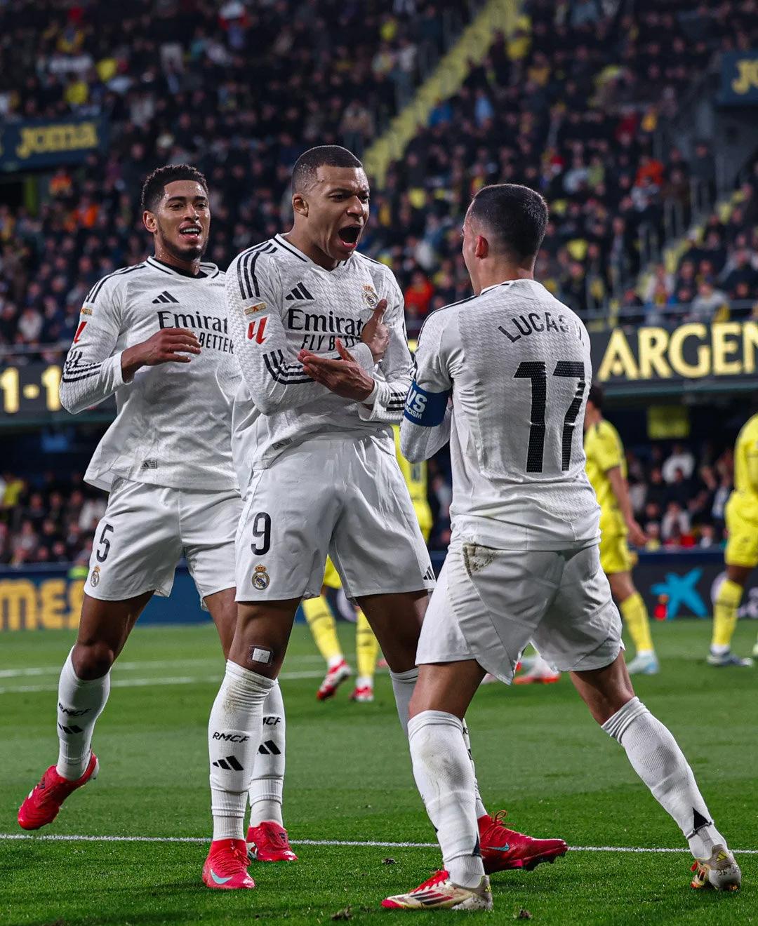 死神挥舞镰刀！杜兰特25+9+2断集锦：力压老詹拿下年终大战（杜兰特25分9板2断高能集锦：压制詹姆斯笑傲年终巅峰战）