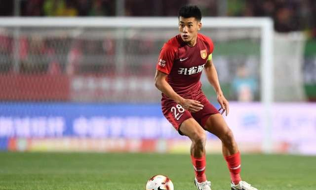 欧冠赛场精彩瞬间：皇马主场2-0取胜,（欧冠高光时刻：皇马主场2-0告捷）