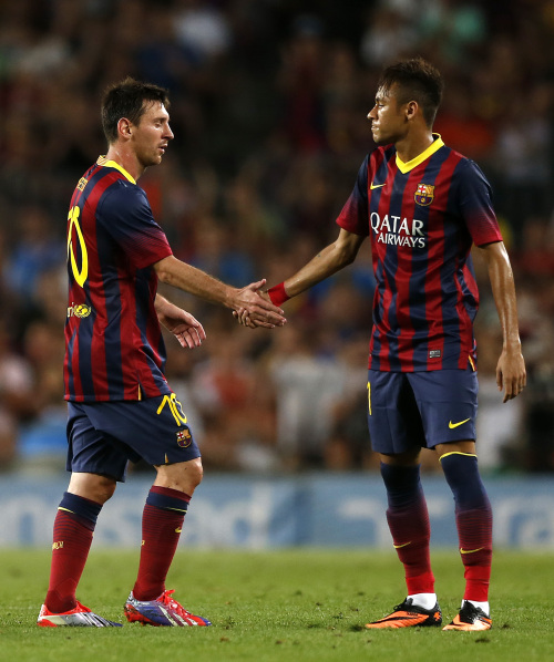 郭晶晶也没想到，霍启刚会因香港火灾后的这一举动，实现口碑暴增