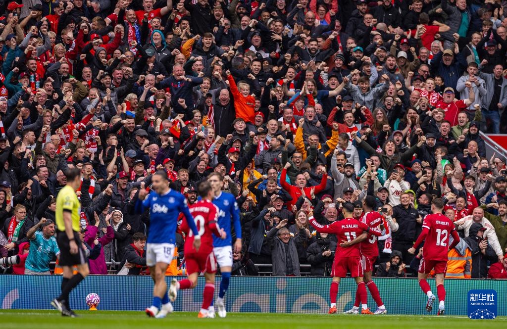 炸鱼来了，比朔夫戴帽、卡尔双响助德国U21队6-0大胜