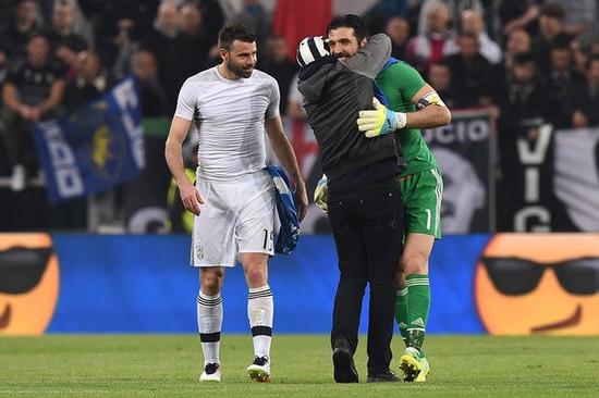 苏亚雷斯：我刚去巴萨时梅西的马黛茶泡得很“差劲”