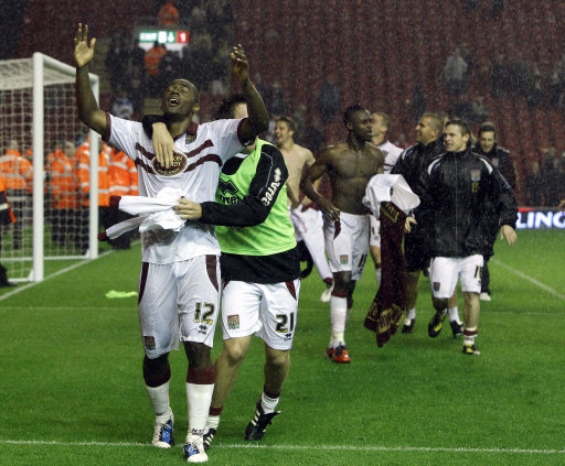 扛起球队进攻！小波特半场19分4抢断，第二节5中5