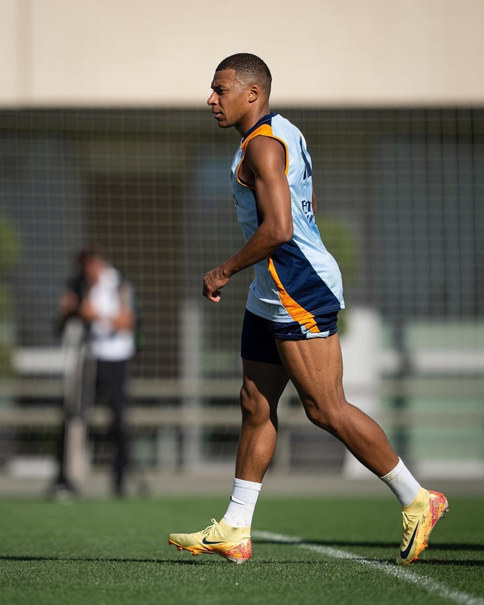 曹法尔：我为西汉姆踢球5年，却只换来了30秒的不续约通知